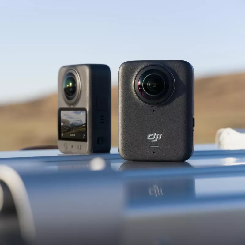 Veiksmo kamera DJI Osmo 360 Standard Combo — 8K itin didelės raiškos, 120 MP CMOS, 240 kadrų per sekundę, elektroninis stabilizavimas, 2 colių ekranas, MicroSD, 183 g, juoda