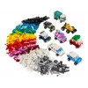 LEGO Classic kūrybinės transporto priemonės – spalvingų automobilių modelių rinkinys su policijos automobilio žaislu ir 11023 klasikine žalia pagrindo plokšte 32x32, skirta pievos statybai
