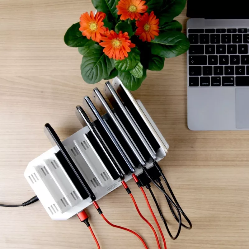 Įkrovimo stotelė Unitek Y-2190A — 10× USB prievadų (8×USB2.0 + 2×USB3.2 Gen1), belaidis įkrovimas, 96W bendra galia
