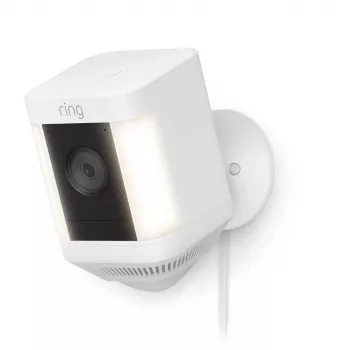 Ring Spotlight Cam Plus Plug-In tinklo stebėjimo kamera, skirta naudoti lauke