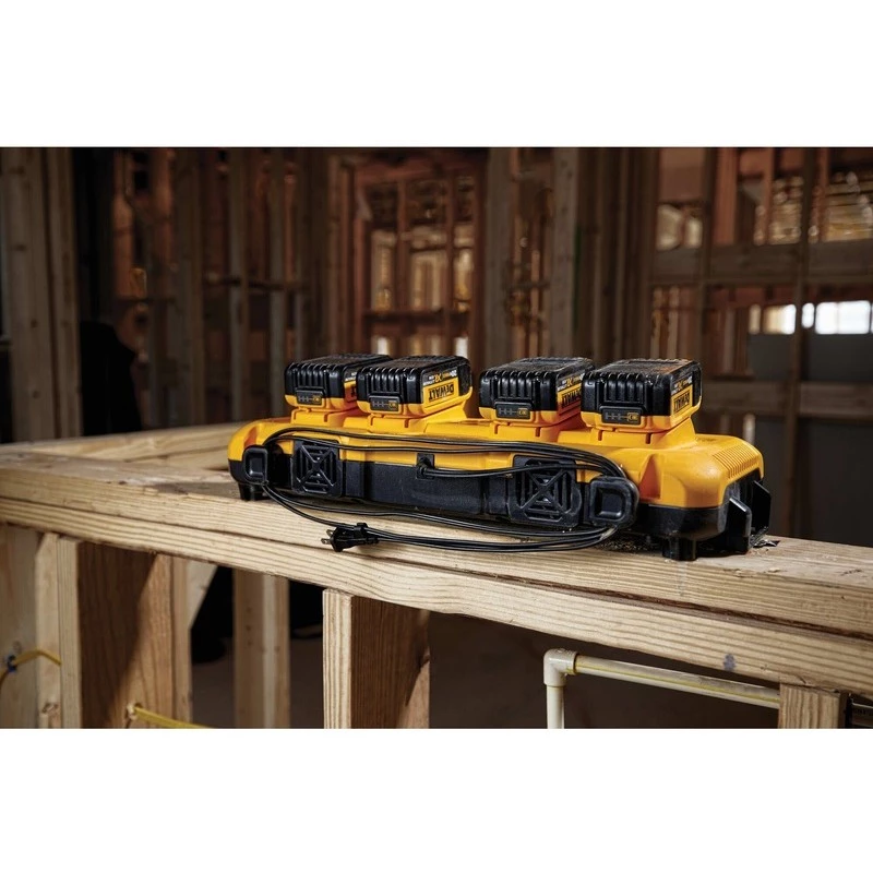 Baterijų kroviklis DeWALT DCB104-QW