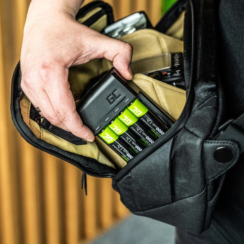 Baterijų įkroviklis Green Cell GC VitalCharger su 4× AA 2000mAh NiMH baterijomis
