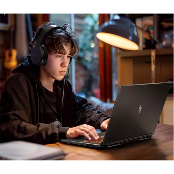 Nešiojamasis kompiuteris Acer Nitro V17 AI ANV17-41-R8JV 17,3 colio FHD, AMD Ryzen 7 260, NVIDIA RTX 5050, 16 GB RAM, 1 TB SSD, „Windows 11“