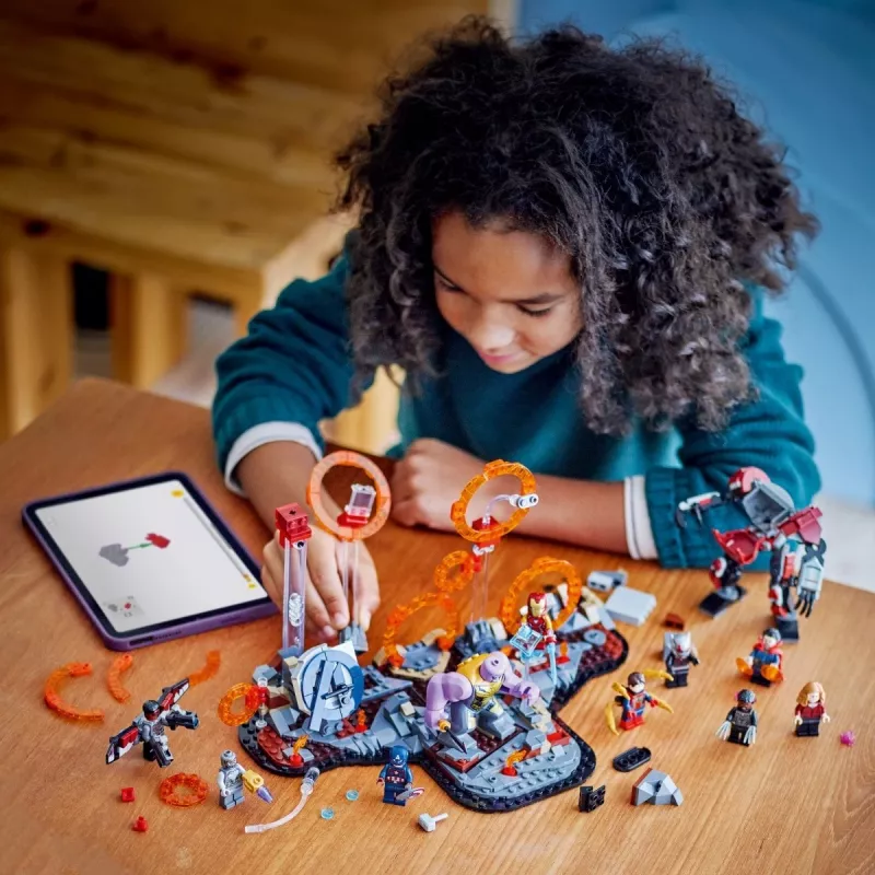 LEGO MARVEL 76323 „Keršytojai: Pabaiga“ – paskutinis mūšis