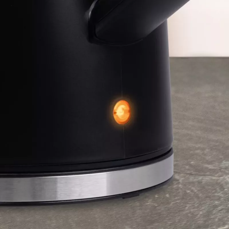 IDEAL virdulys 1,7 l, plieninis korpusas, 1500 W galia, juodas