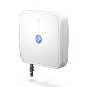 Kryptinė tinklo antena QuWireless AXRL — 7 dBi, 0,694–0,96 / 1,7–2,2 / 2,2–2,7 GHz, PoE/LAN, dviguba poliarizacija