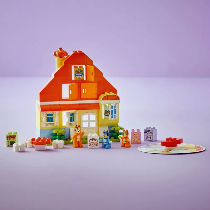 Statybinis žaislas LEGO Bluey Šeimos namas su atminties žaidimu 10459 — 83 dalys, 3 minifigūrėlės, amžius 3+