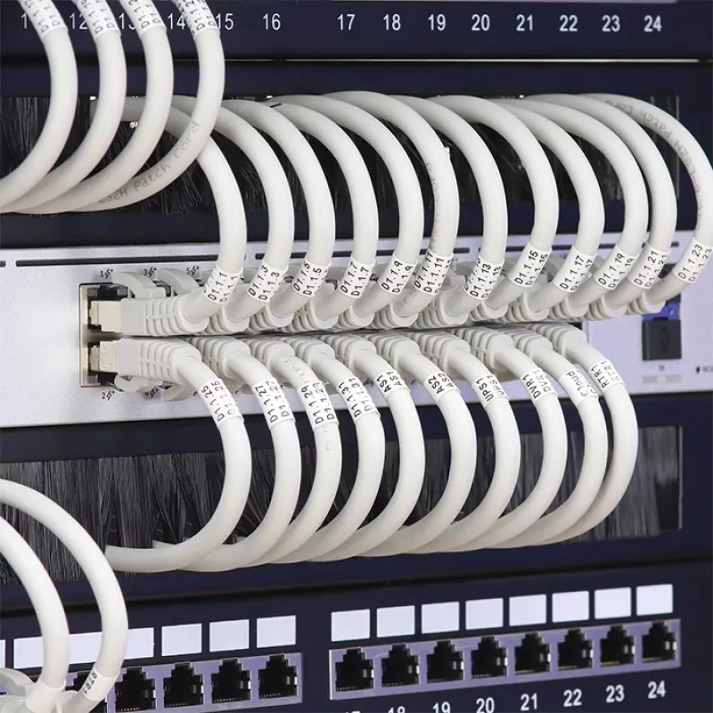 Maitinimo šaltinis QOLTEC 54513 12V 2A kompaktiškas dizainas elektronikai ir maršrutizatoriams