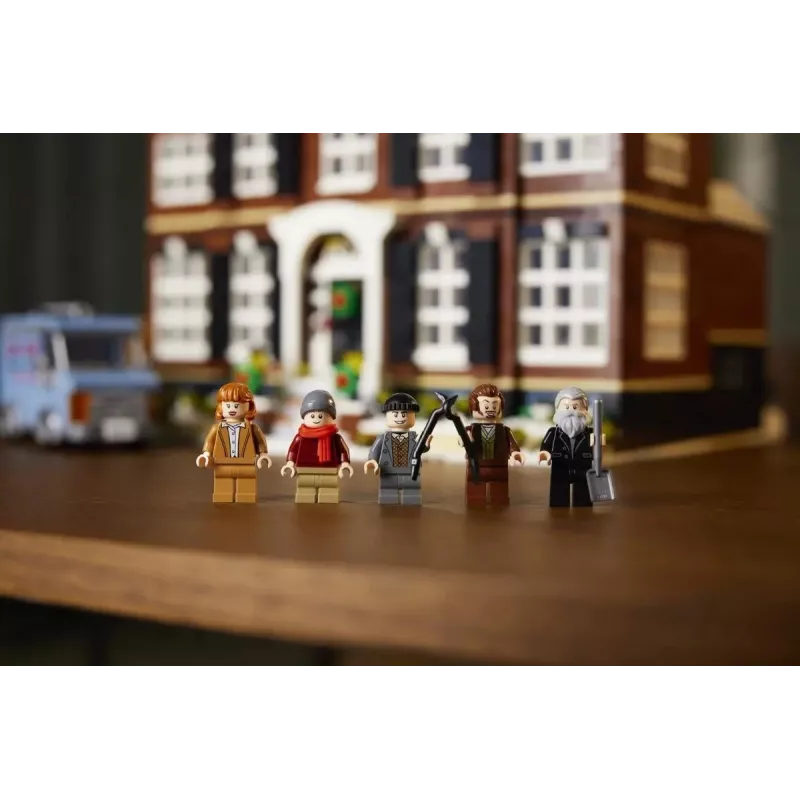 LEGO Ideas 21330 Vienas namuose