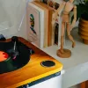 Analoginis diržinio paleidimo patefonas Adler AD 1914 su USB prievadu, keraminiu plokštelių padėklu, nuolatinės srovės varikliu, 33 1/3 aps./min., Bluetooth 5.4, RCA išėjimais, įmontuotais garsiakalbiais