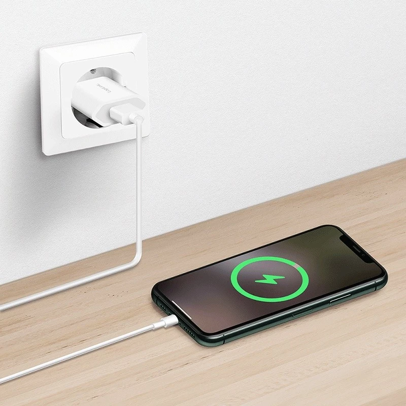 USB-A lizdo adapteris, 5 W, 5 V / 1 A, 1xUSB-A baltas