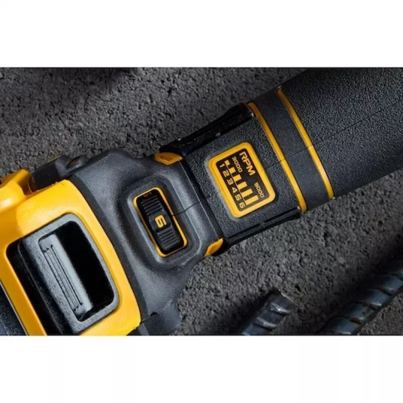 Grindų poliravimo / šlifavimo mašina DeWalt DCG409VST1-QW — 18 V, bešepetėlinis variklis, 6 Ah baterija, 1550 W, 125 mm diskas, iki 9000 aps./min.