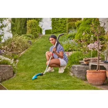 Belaidis žolės kirpimo įrankis Gardena 9886-20 8 cm 3,6 V ličio jonų turkio spalvos