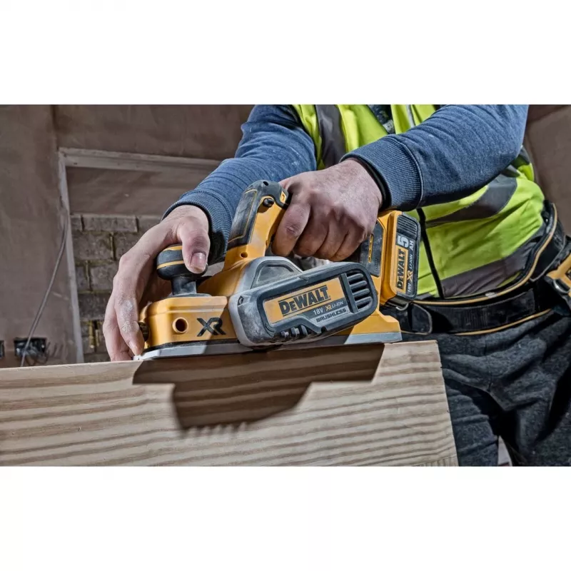 Rankinis oblius DeWALT DCP580N-XJ — belaidis Li-Ion, 82 mm obliavimo plotis, 15 000 aps./min., 2,5 kg