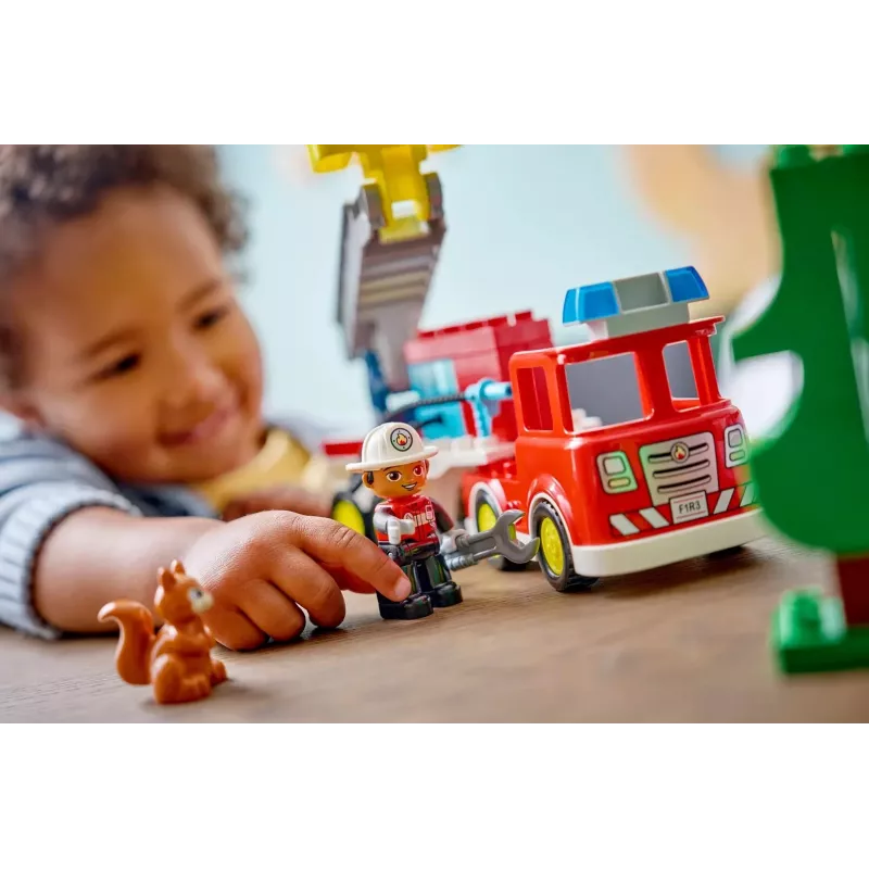 LEGO DUPLO 10473 Gaisrinis automobilis su žarna ir gaisrininku