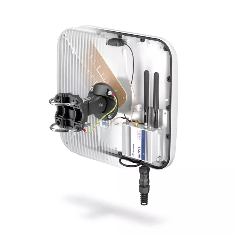 Kryptinė tinklo antena QuWireless AXRL — 7 dBi, 0,694–0,96 / 1,7–2,2 / 2,2–2,7 GHz, PoE/LAN, dviguba poliarizacija