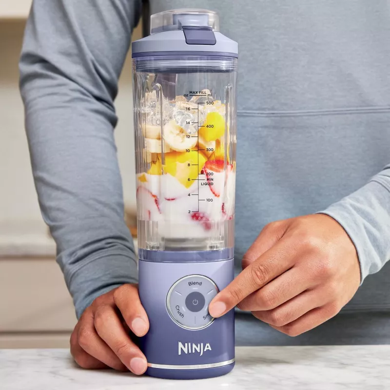 Nešiojamas trintuvas Ninja BC251EULD — 0,57 l dubuo, baterija 11,1 V, nerūdijančio plieno peiliai, levandų/permatomas