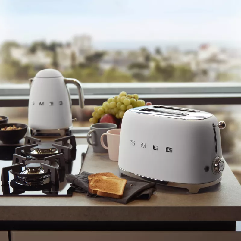 Smeg 50style virdulys matinės baltos spalvos KLF03WHMEU