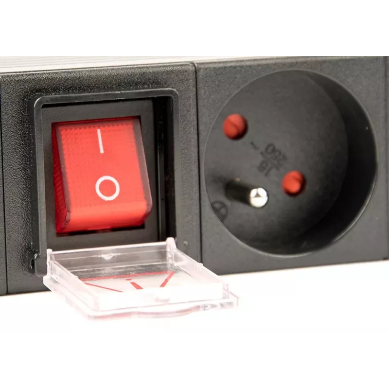 EnerGenie EG-PDU-014-F Stovo maitinimo skirstytuvas (8 FR lizdai, 1U, 16A, Schuko kištukas, 3 m, juoda spalva)