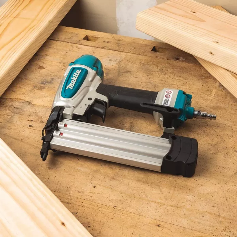 Makita AF506 pneumatinė vinikalė