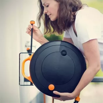 Fiskars 1020448 žarnos laikiklis Metal Juoda