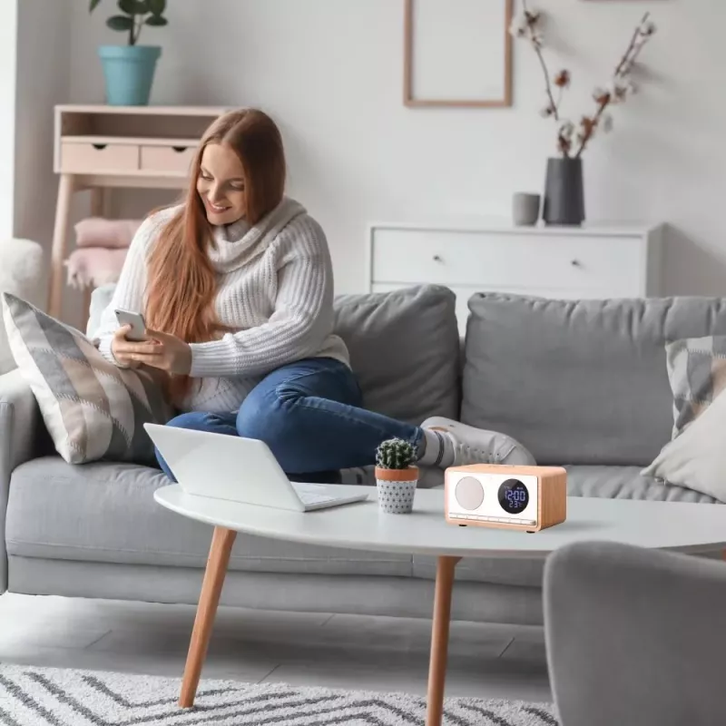 MANTA RDI912W Rimini radijo laikrodis, Bluetooth ir belaidis įkrovimas, baltas