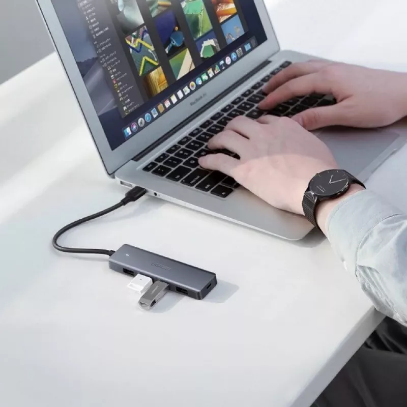 Ugreen Hub 4-in-1 USB-C adapteris į 4× USB 3.0 + USB-C pilkas