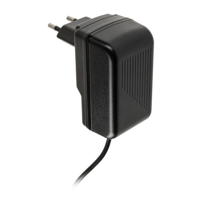 Vidinis kintamosios srovės greitasis įkroviklis Akasa AK-PK15-02CM — 15W, USB-C 3A, 1,5 m laidas, juodos spalvos