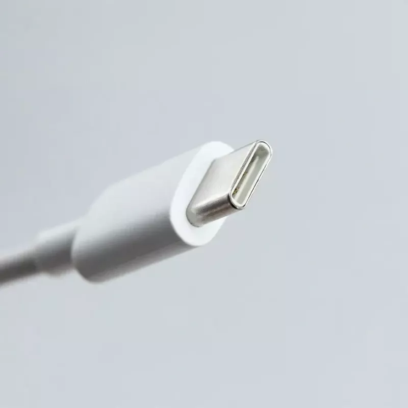 USB-C įkrovimo ir žaidimo laidas SUBSONIC SA5634, skirtas PS5 — laidinis įkrovimas ir duomenų perdavimas