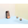 Apsauginis telefono dėklas Man and Wood, skirtas iPhone 12 / 12 Pro — rudas languotas su juodu apvadu