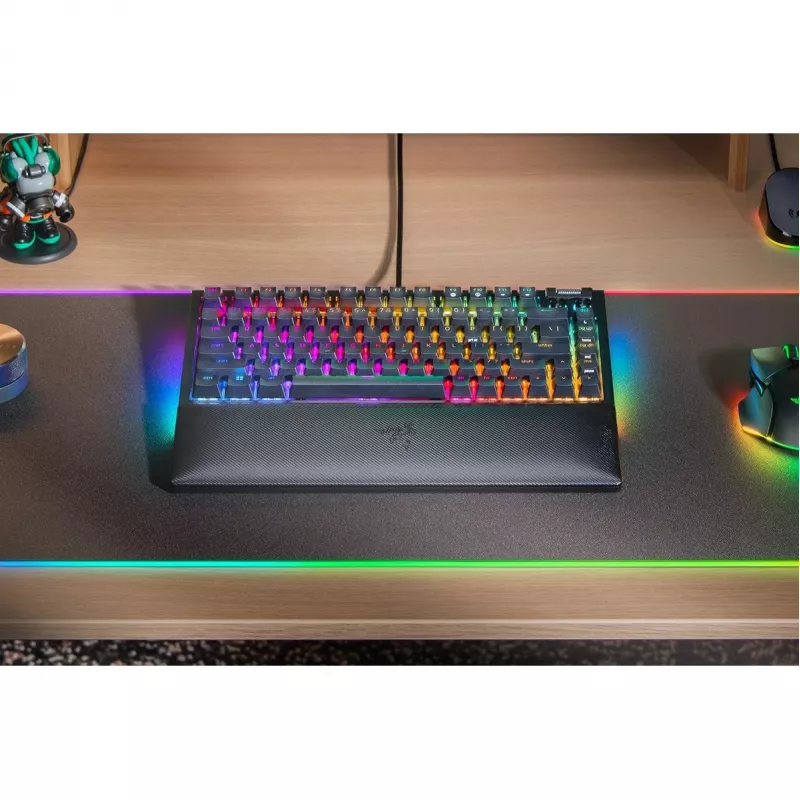 Klaviatūra Razer JuodaWidow V4 Žaidimų USB QWERTY US English juoda