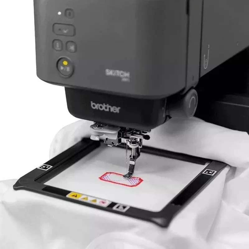 Embroidery machine Brother PP1 APR24 with 24 built-in designs and USB connectivity