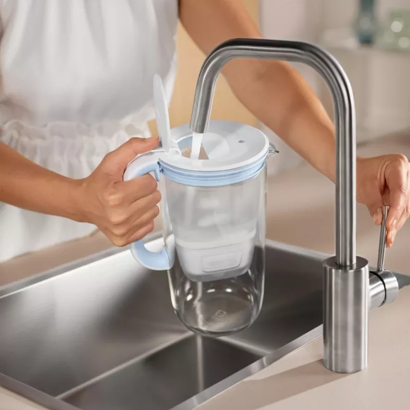 Vandens filtro ąsotis BRITA Glas Kanne ONE su 2 MAXTRA+ PRO kasetėmis (modelis 126032)