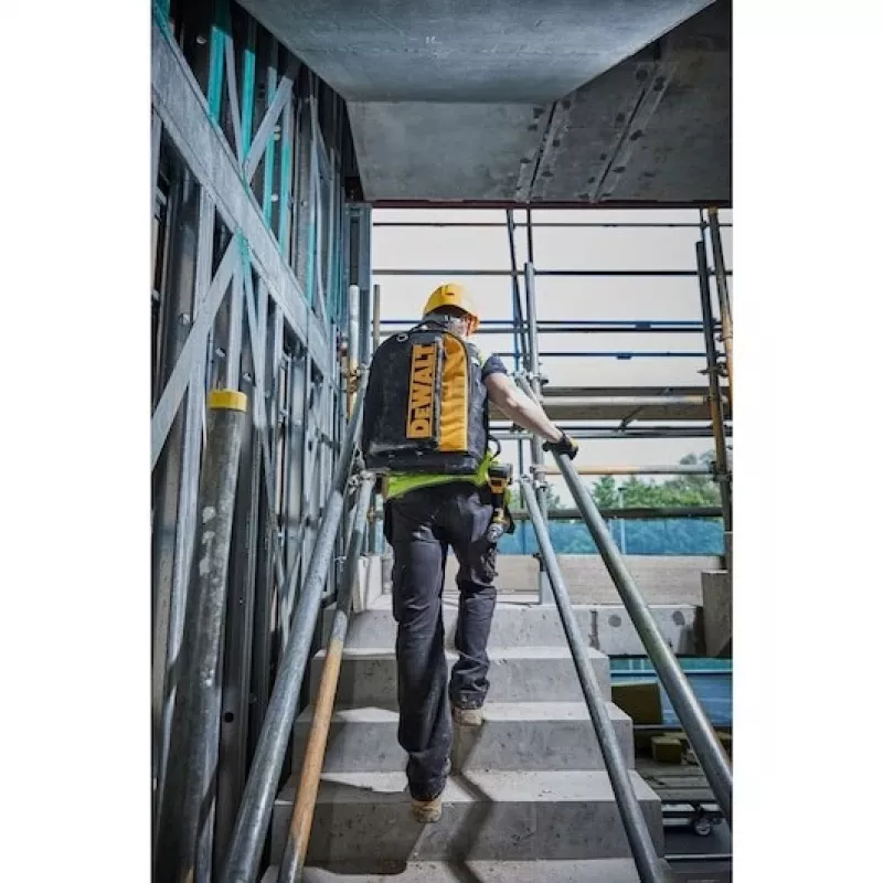 DeWalt įrankių kuprinė DWST81690-1 su keliais skyriais