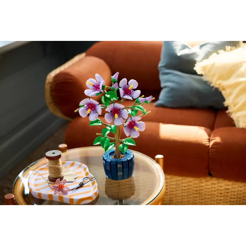 LEGO botanikos konstravimo rinkinys Hibiscus Flower 10372 – 660 dalių, demonstracinis modelis, 250×360×130 mm