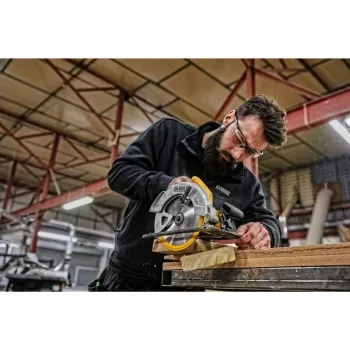 DeWALT DWE560 nešiojamasis diskinis pjūklas 18,4 cm 5500 aps./min. 1350 W