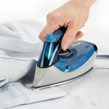 Kelioninis garų lygintuvas Juoda+Decker BXIR1000E