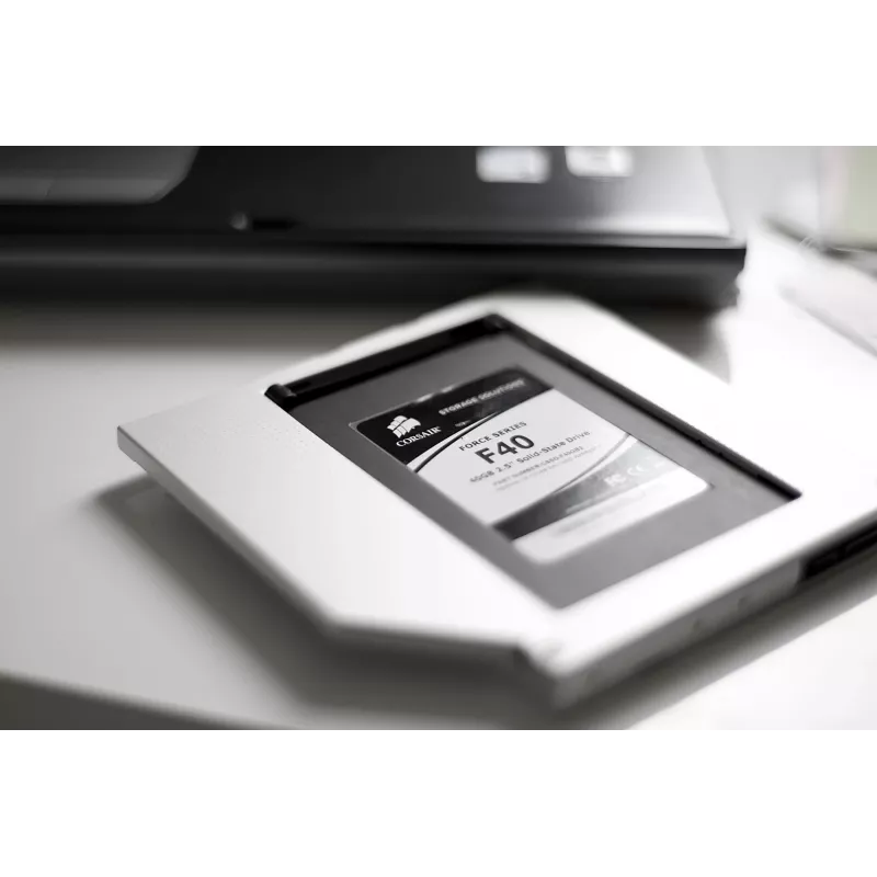 Montavimo rėmas SSD / HDD CD / DVD / Blu-ray SATA į SATA III 12,7 mm