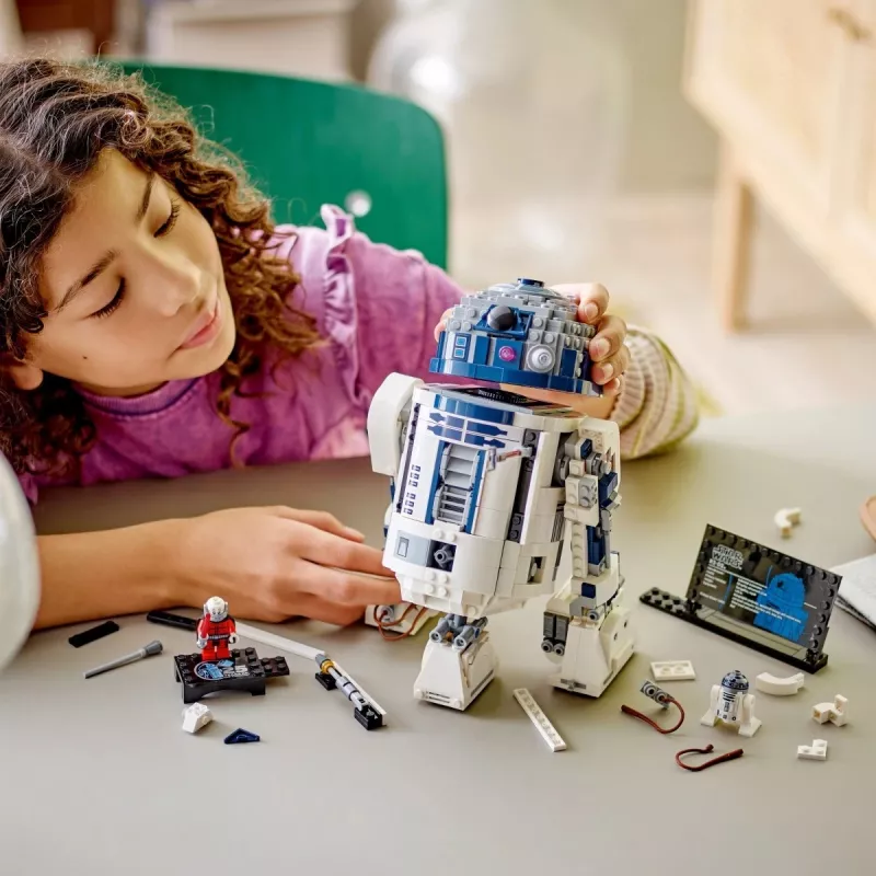 „LEGO“ surenkamas droidas R2‑D2 rinkinys 75379 — 1 050 detalių, nuo 10 metų, 160×110×240 mm, 0,24 kg