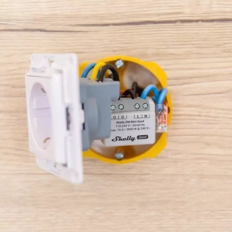 Išmanioji relė „Shelly Relay EM Mini Gen4“ 1 kanalo „Wi‑Fi“, „Matter“, „Zigbee“, „Bluetooth“ 8 A, 110–240 V, energijos matuoklis