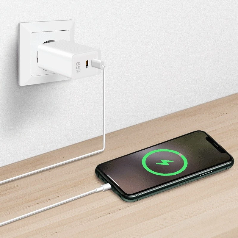 Dvigubas USB lizdo adapteris 65 W, 2 x USB-C, baltas