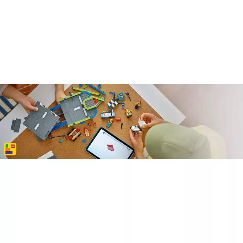 LEGO CITY 60460 No Limits: lenktyninio automobilio rampos sunkvežimis