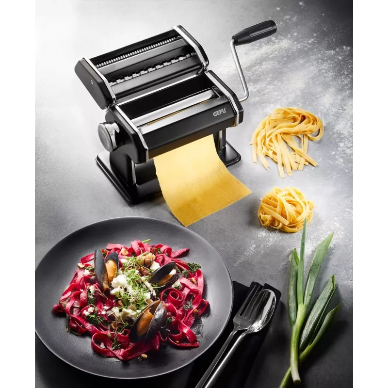 Rankinė makaronų mašina GEFU GF89426 — lazanijai, tagliatelle, tagliolini; nerūdijantis plienas ir plastikas; 205×200×155 mm