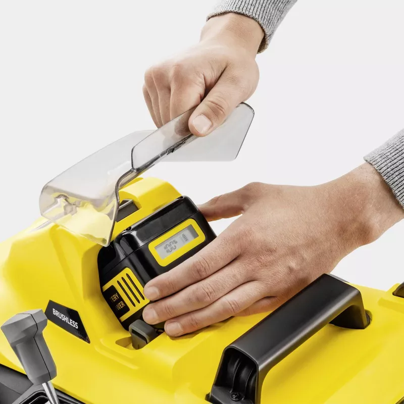 Už stūmoklinė vejapjovė Karcher LMO 3-18, baterija 18 V, pjovimo plotis 340 mm, skirta plotams iki 350 m², 25–60 mm aukštis