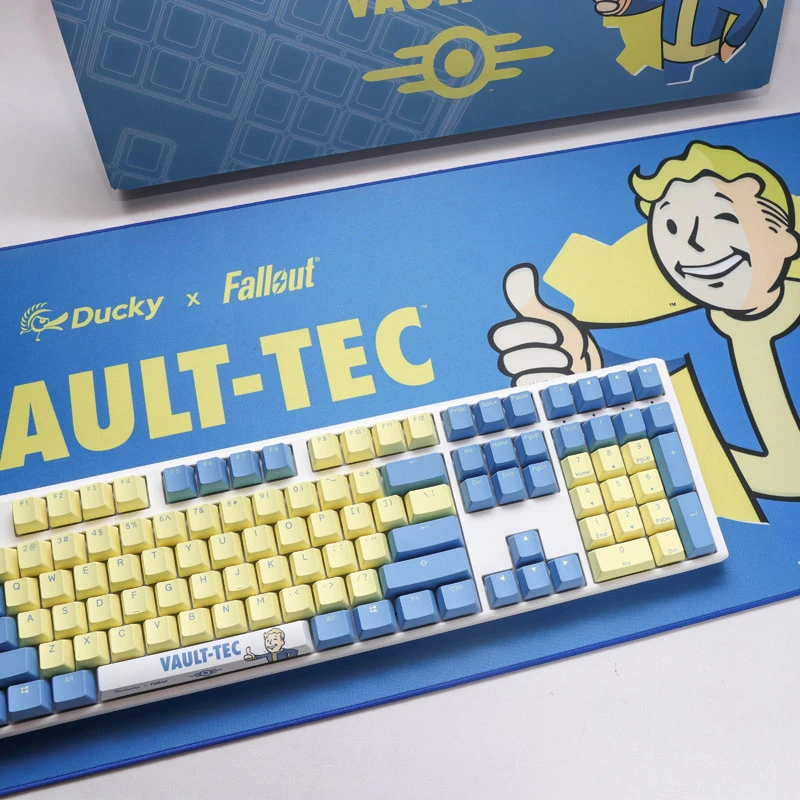 Ducky x Fallout Vault-Tec riboto leidimo One 3 žaidimų klaviatūra + pelės kilimėlis - MX-Mėlyna (US)