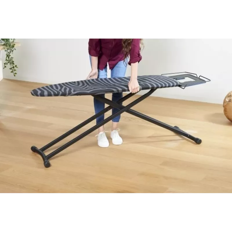 Viso dydžio lyginimo lenta Taurus 994178000 — 410 x 1250 mm, reguliuojamas aukštis iki 930 mm, medvilninė danga, juoda