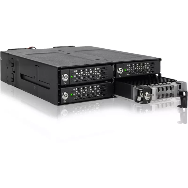 ICY DOCK - ToughArmor MB720MK-B V3 - 4x PCIe 4.0 M.2 NVMe į 4x OCuLink 1x 5,25 col. lizde, mobilus stovas, metalinis, juodas, su raktu (tri-mode suderinamas)