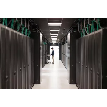 HPE - Aruba 6200M 36G 12SR5 Class6 PoE 4SFP+ komutatorius - komutatorius - maks. jungimo atstumas 10 km - L3 - valdomas - 36 x 10/100/1000 (4PPoE) + 12 x 1/2.5/5GBase-T (4PPoE) + 4 x 1 Gigabit
