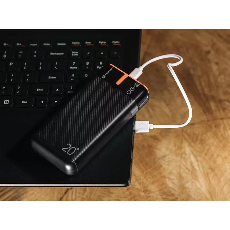 Nešiojamas įkroviklis TRACER EnerGen 20000 mAh, Power Delivery 20W, USB-C įvestis, 2×USB-A išvestys, 3 įrenginių palaikymas, oranžinis