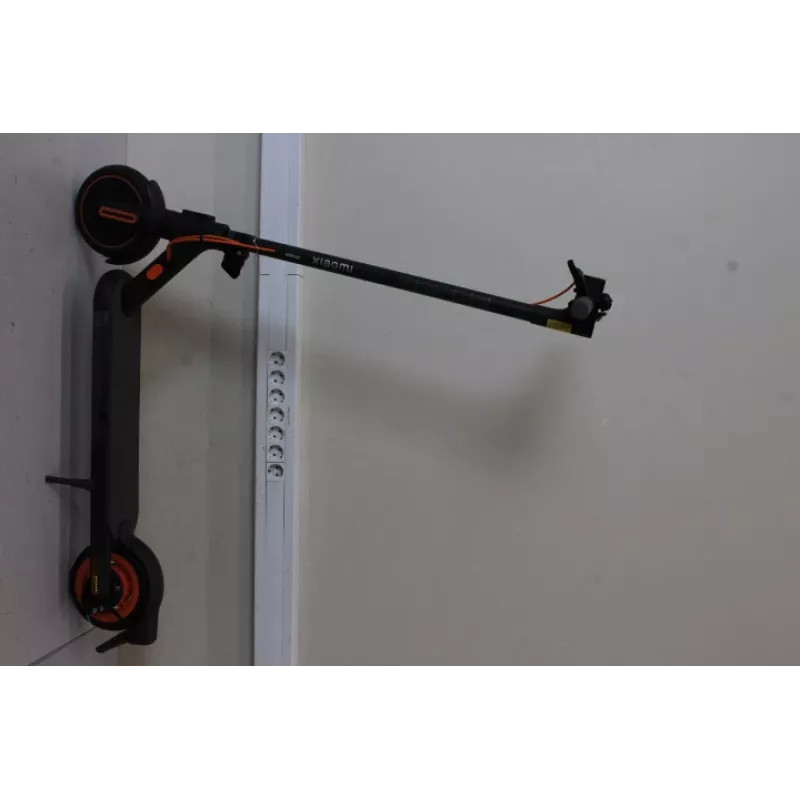 IŠPARDAVIMAS. Xiaomi Electric Scooter 4 Go EU | IŠPARDAVIMAS. Xiaomi Electric Scooter 4 Go EU | 250 W | 20 km/h | 8.1 colio | 3 mėn. | Juoda/Oranžinė | NAUDOTAS